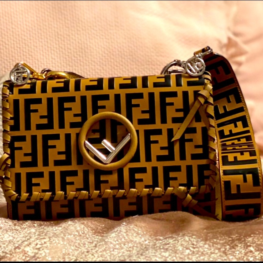 Fendi Classic  Khan I FF “Mon Tresor” shoulder-bag